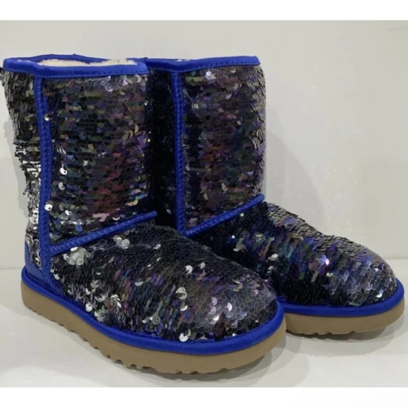 Ugg Classic Short Sequin Shimmering Wool Shearling Blue Navy Tonal Boots 6 EUC - Picture 1 of 9